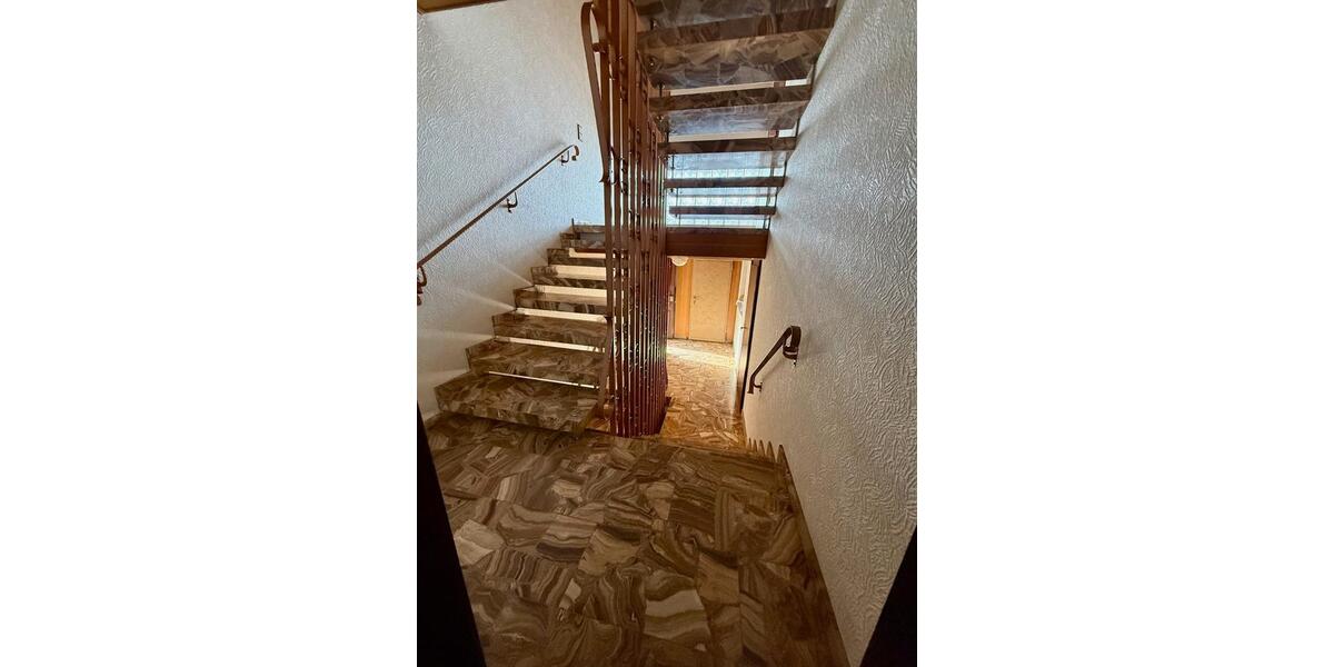 Einfamilienhaus Beverungen - 13 Zimmer, 258 m&sup2;, 235.000&euro; | Angebot:26226576
