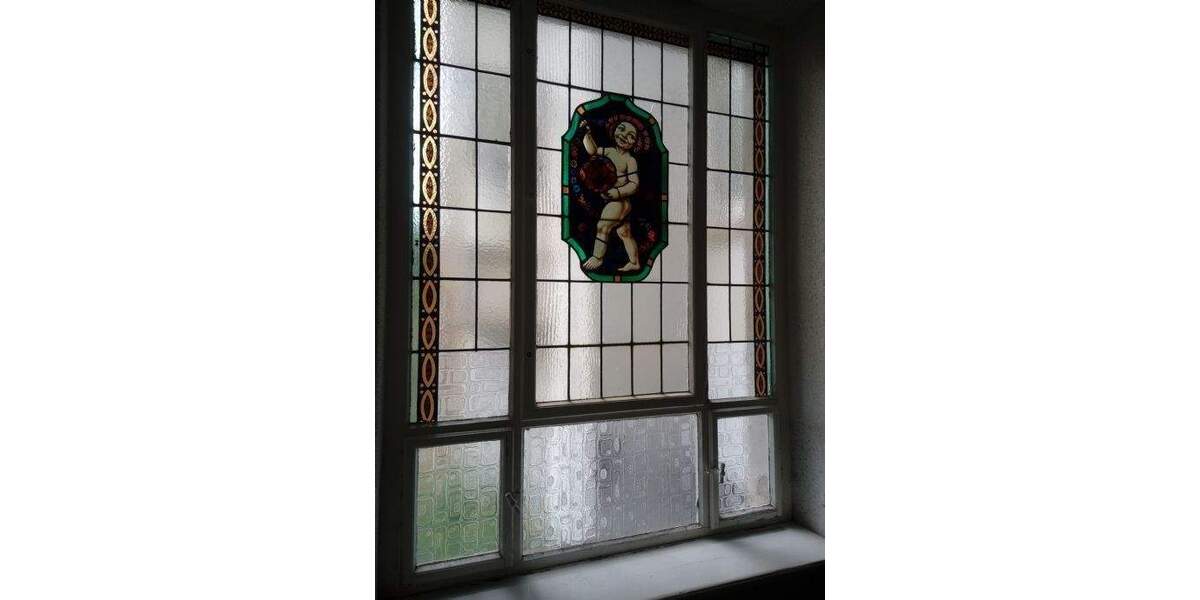 Idividuell Wohnen mit Einbauküch im Altbau Charme mit Balkon 3 zimmer