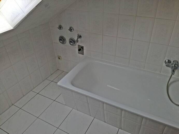 Ideal für Single++kleine, gemütliche 2-Zimmer-Wohnung++unterm Dach 2 zimmer