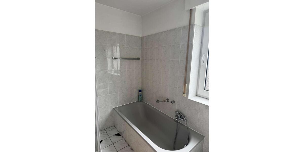 Erdgeschoßwohnung Rinteln - 4 Zimmer, 104 m&sup2;, 850&euro; | Angebot:26459710