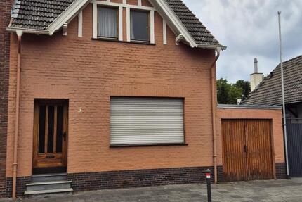 Haus Neuss Holzheim - 7 Zimmer, 121 m&sup2;, 390.000&euro; | Angebot:24612445