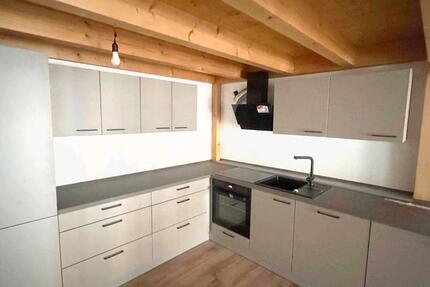 Hochwertig saniertes Stadthaus | 3,5 Zimmer | 106 m² | RT-Mitte 3.5 zimmer