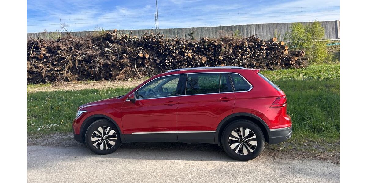 VW Tiguan 14.500 km 28.500 &euro; Poing 85586