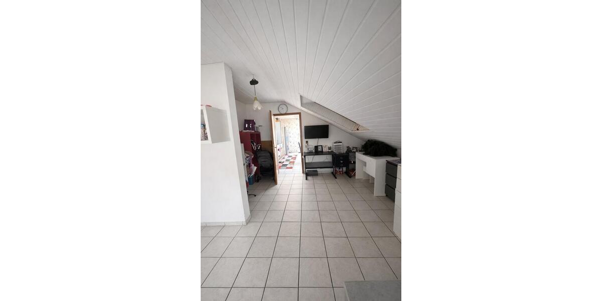 Dachgeschoßwohnung Mannheim Neckarstadt-Ost - 4 Zimmer, 102 m&sup2;, 265.000&euro; | Angebot:25768093