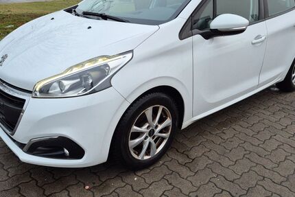 Peugeot 208 134.000 km 4.150 &euro; Ribnitz-Damgarten 18311