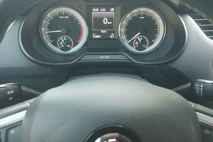 Skoda Octavia 210.215 km 8.900 € Villingen-Schwenningen 78048