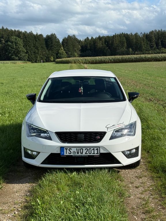 Seat Leon 211.570 km 8.199 € Traunreut 83301