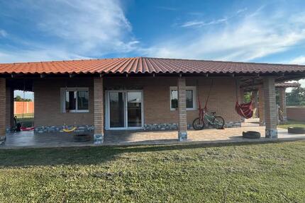 Haus mit viel Land in Bolivien zu verkaufen. 130m2 + 1ha 5 zimmer