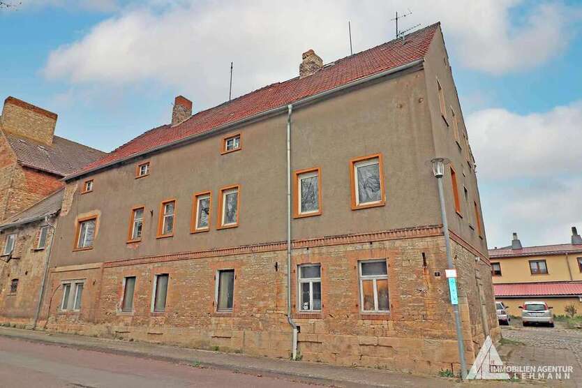 Haus zum Kaufen in Alberstedt 45.000 € 275 m²