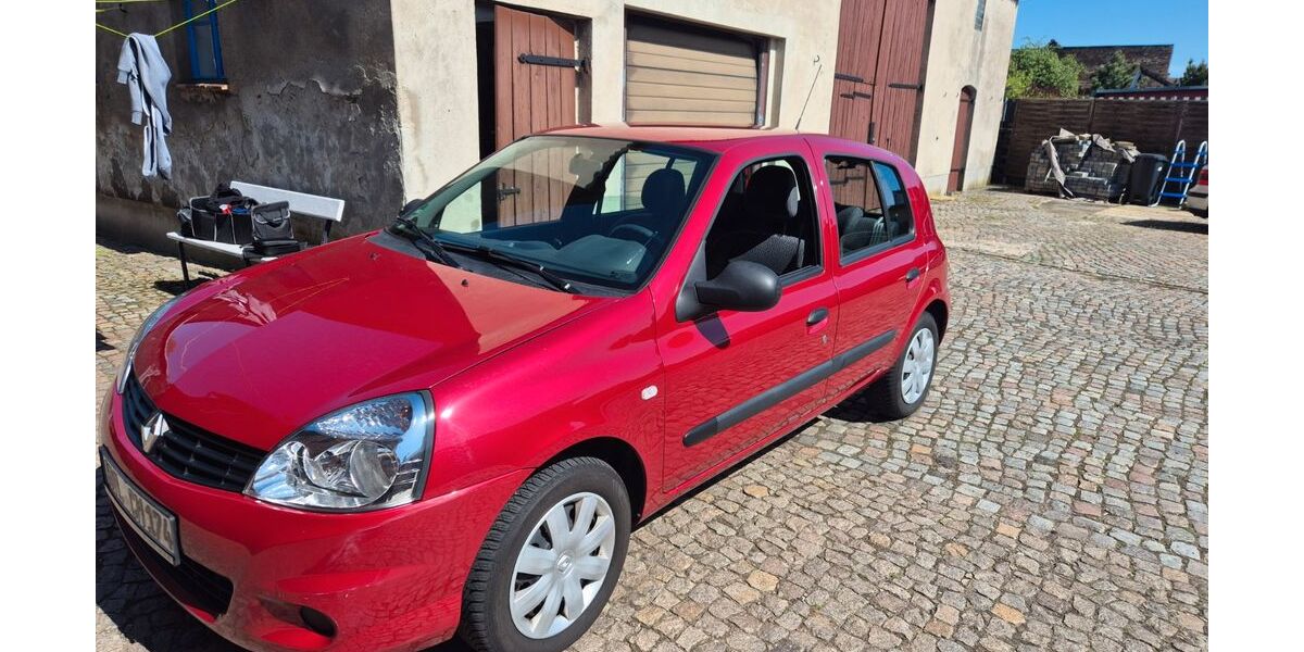 Renault Clio 73.000 km 2.500 &euro; Wustermark 14641