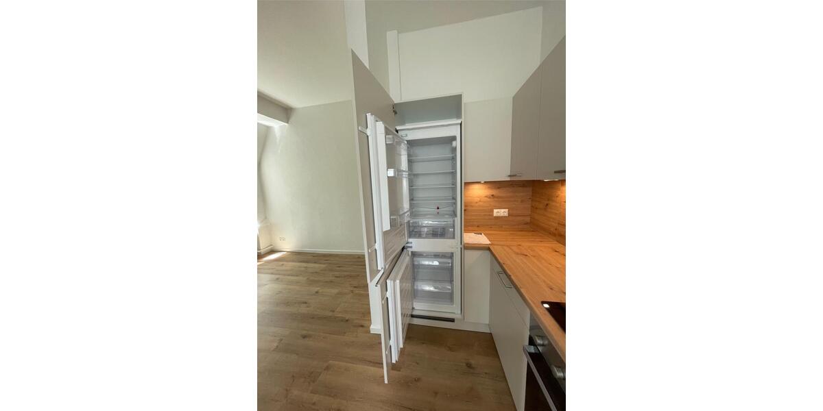Dachgeschoßwohnung Neumünster - 2 Zimmer, 39 m&sup2;, 365&euro; | Angebot:25305453