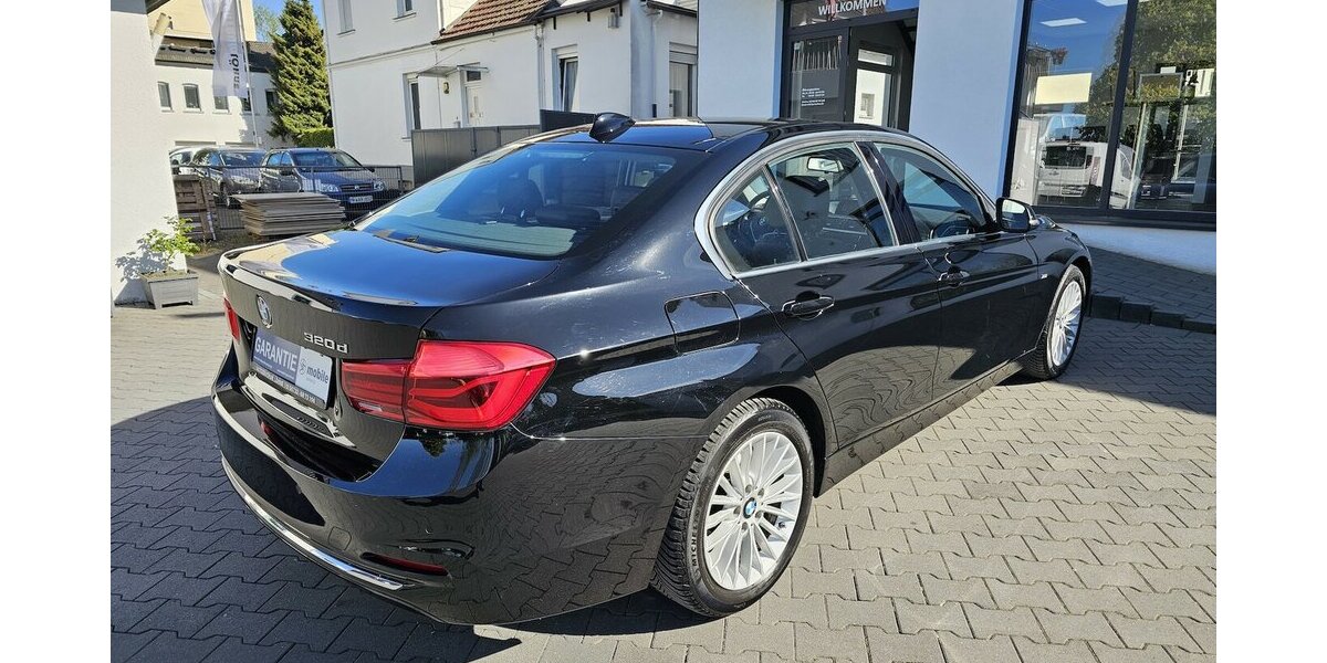 BMW 320d Luxury Line LEDER NAVI LED RFK AUS 1.HAND 53.750 km 22.990 &euro; Löhne 32584