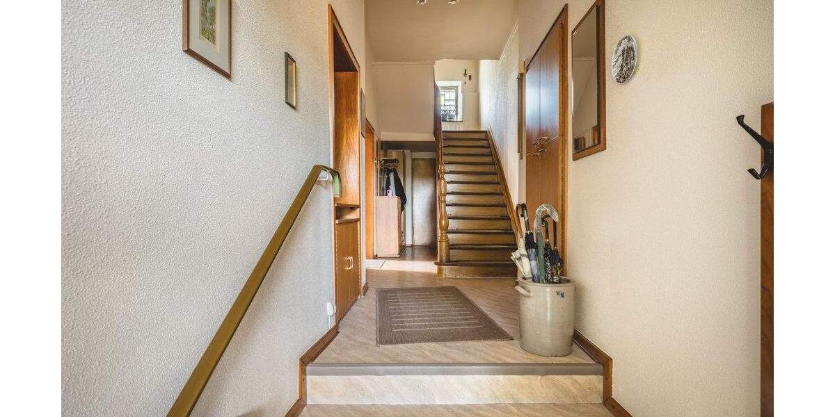 Eine Immobilie - viele Möglichkeiten! Einfamilienhaus mit Garage und großem Garten in Horbach 6 zimmer