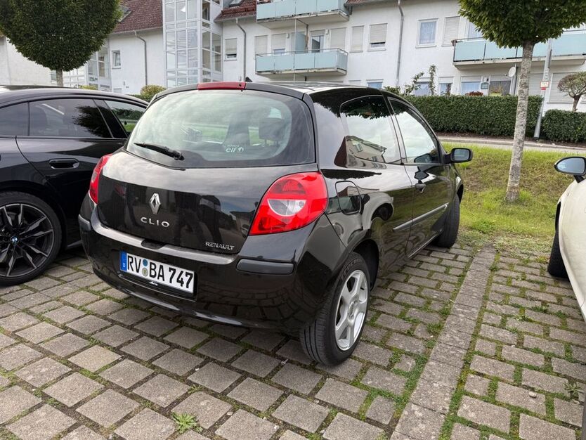Renault Clio 221.000 km 1.800 € Bad Waldsee 88339