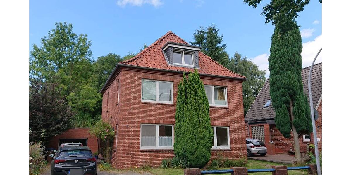 Wohnhaus mit 3 Einheiten und separatem Bauplatz für ein Einfamilienhaus in Itzehoe 6 zimmer