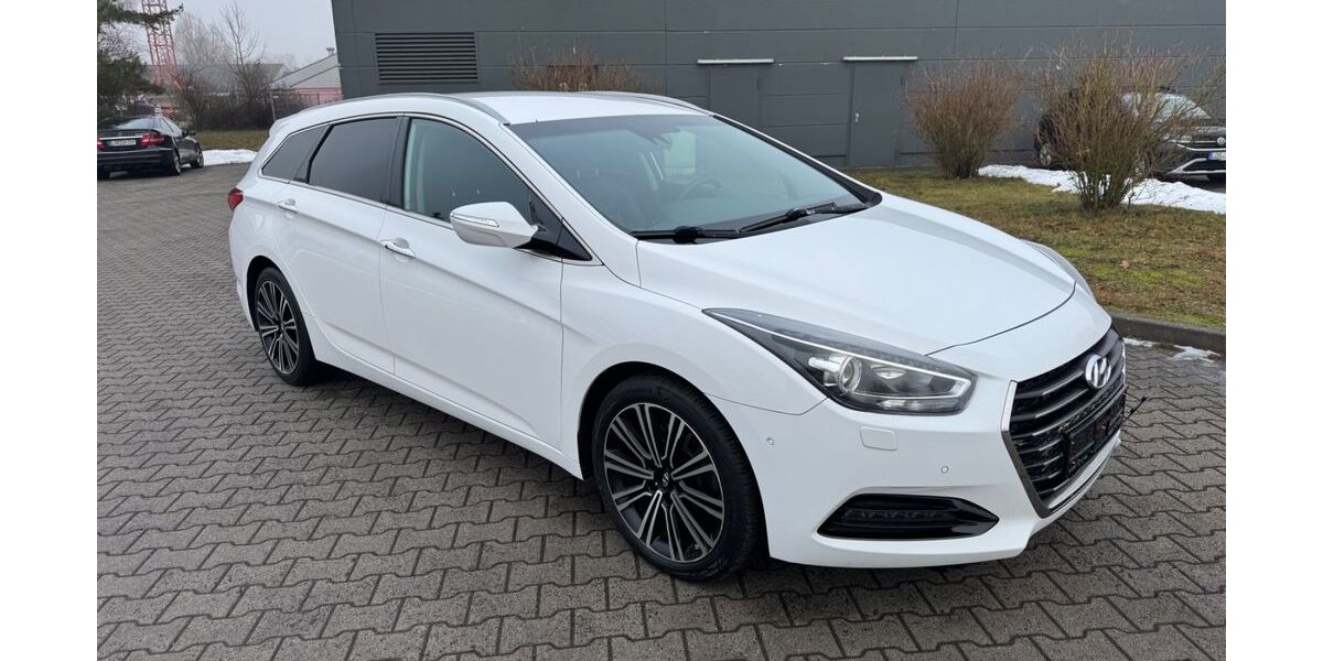 Hyundai i40 215.582 km 7.900 &euro; Mittenwalde 15749