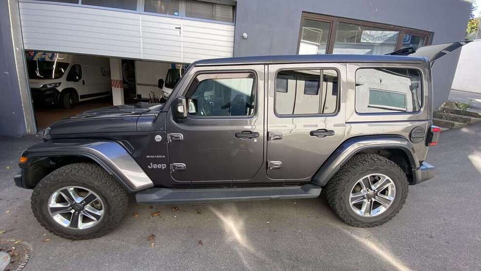 Jeep Wrangler 112.000 km 38.900 € Riemerling Hohenbrunn 85521