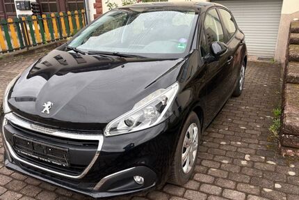 Peugeot 208 107.000 km 3.500 &euro; Losheim am See 66679