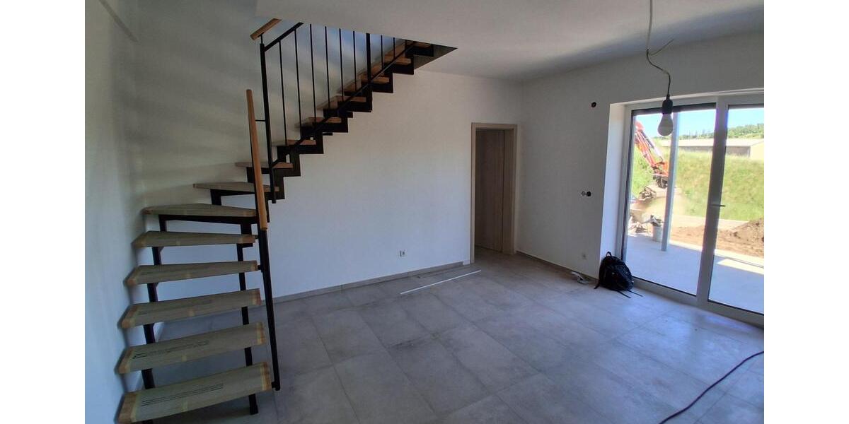 Maisonettenwohnung Arnstein - 5 Zimmer, 163 m&sup2;, 1.400&euro; | Angebot:26556952
