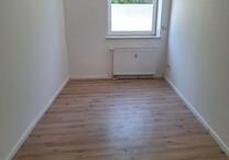 Provisionsfrei* Große 4-Zi-Wo, Gelsk Heßler, bezugsfrei, Erdgeschoß