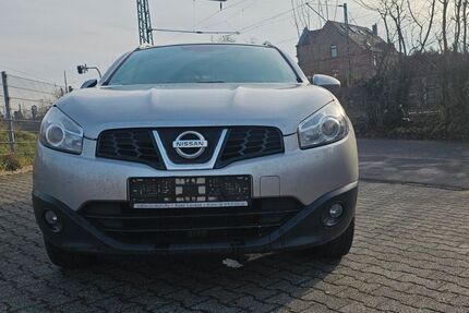 Nissan Qashqai 211.309 km 5.800 &euro; Wiesbaden 65201