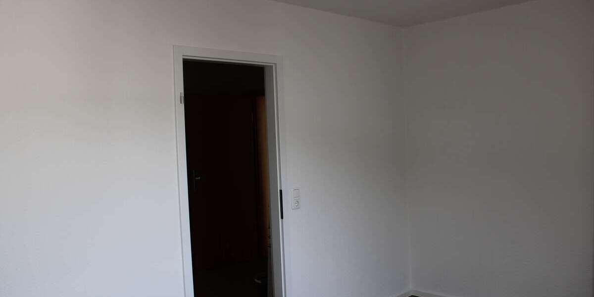 ruhige 4 Zimmer-Wohnung im Hinterhaus ***frisch renoviert*** mit Balkon 4 zimmer