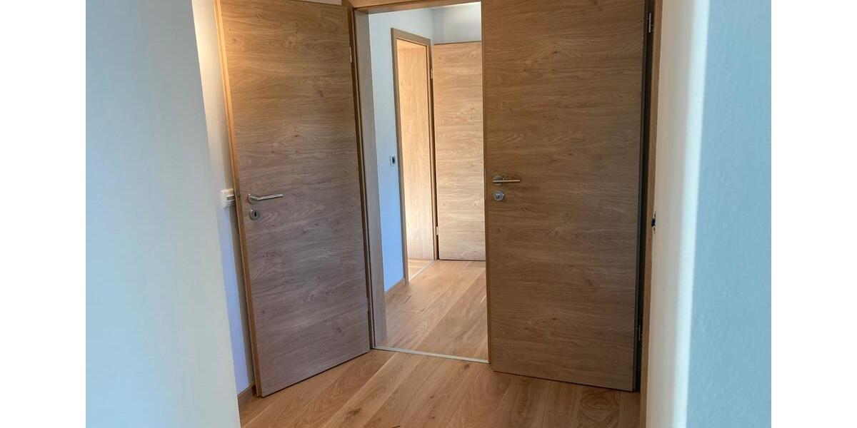 Etagenwohnung Pfarrkirchen - 7 Zimmer, 180 m&sup2;, 1.500&euro; | Angebot:26368933