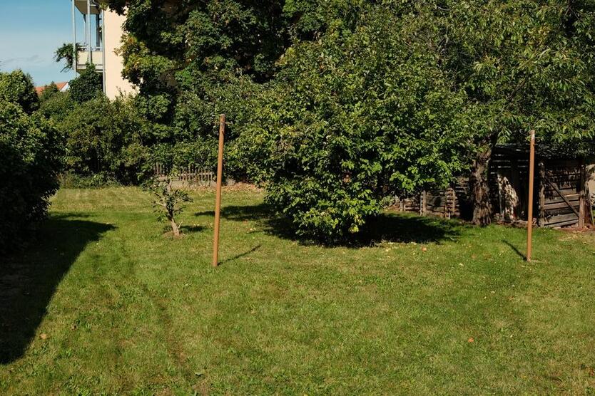 Grundstück mit Einfamilienhaus und Garagen in Freiberg | 2030m2