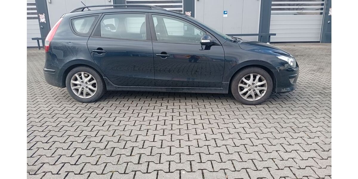 Hyundai i30 312.000 km 2.499 &euro; Hanau 63452