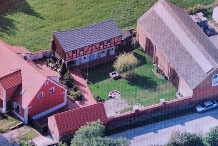 Gepflegter Vierseitenhof inklusive 1.300 m² Bauland, ca. 75 KM von Berlin, Alexanderplatz, entfernt 6 zimmer