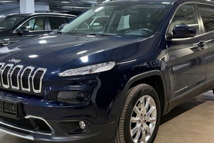 Jeep Cherokee 163.017 km 12.500 &euro; München 81677