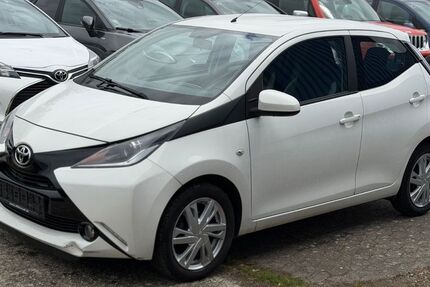 Toyota Aygo (X) 100.000 km 5.999 &euro; Euskirchen 53879
