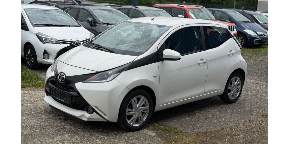 Toyota Aygo (X) 100.000 km 5.999 &euro; Euskirchen 53879