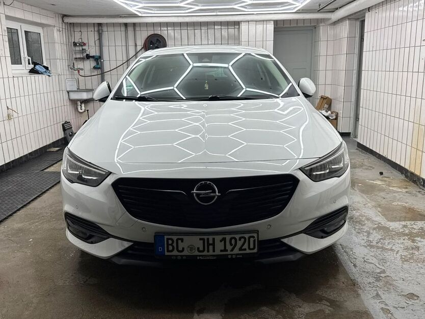 Opel Insignia 126.000 km 20.999 € Burgrieden 88483
