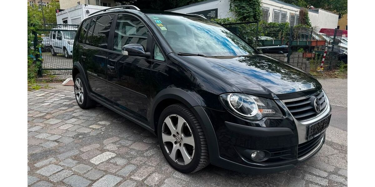 VW Touran 234.000 km 4.999 &euro; Berlin 13187