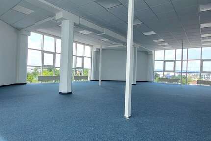 Gewerbeobjekt Neutraubling - 1.500&euro; | Angebot:27069702