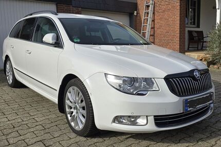 Skoda Superb 133.000 km 8.900 &euro; Düren 52355