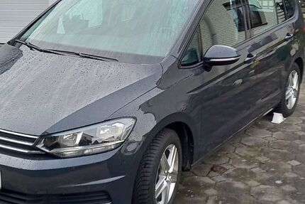 VW Touran 28.000 km 22.900 &euro; felsberg 34587