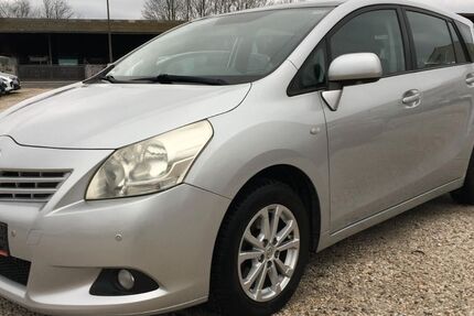 Toyota Verso 182.000 km 5.998 &euro; Bonn 53227
