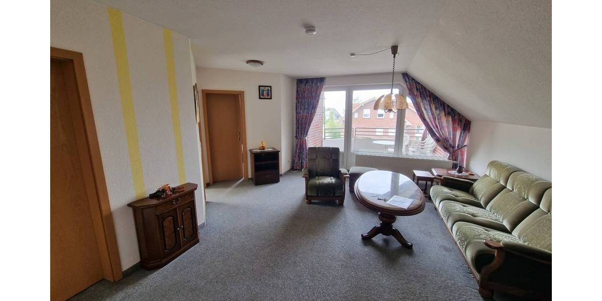 Charmante, gut vermietete zwei-Zimmer-Dachgeschosswohnung zu verkaufen 2 zimmer