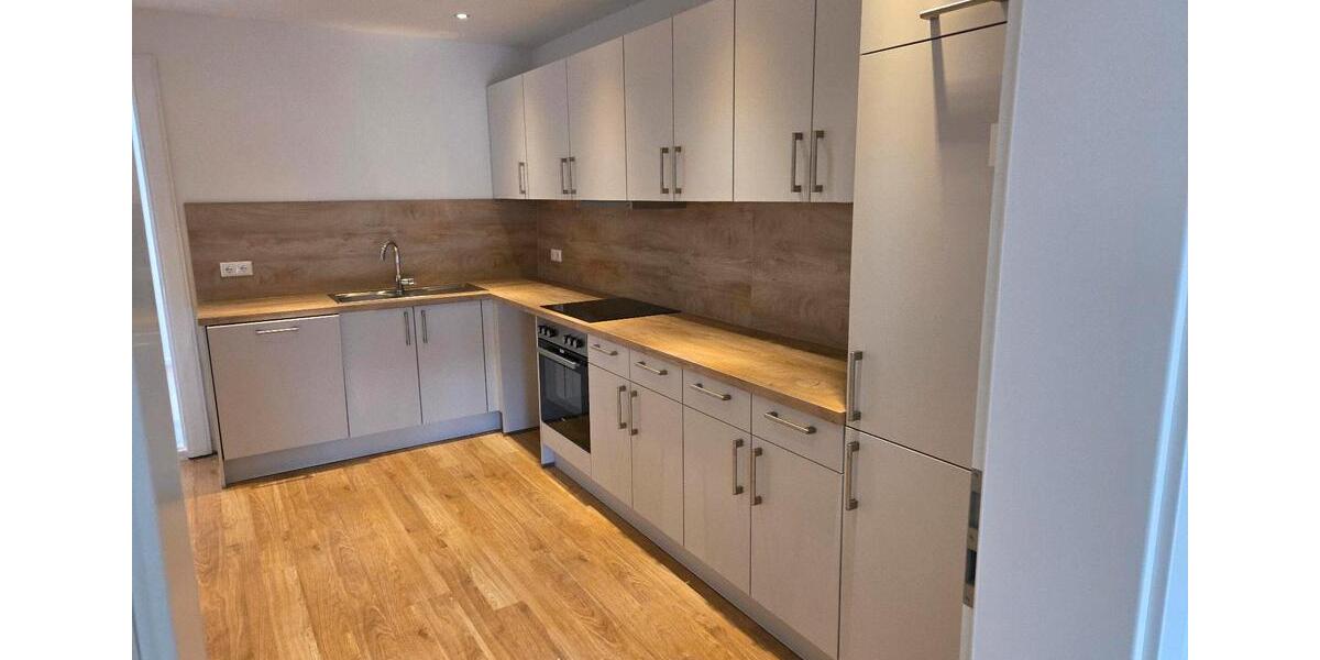 Etagenwohnung Lägerdorf - 6 Zimmer, 160 m&sup2;, 2.690&euro; | Angebot:26057083