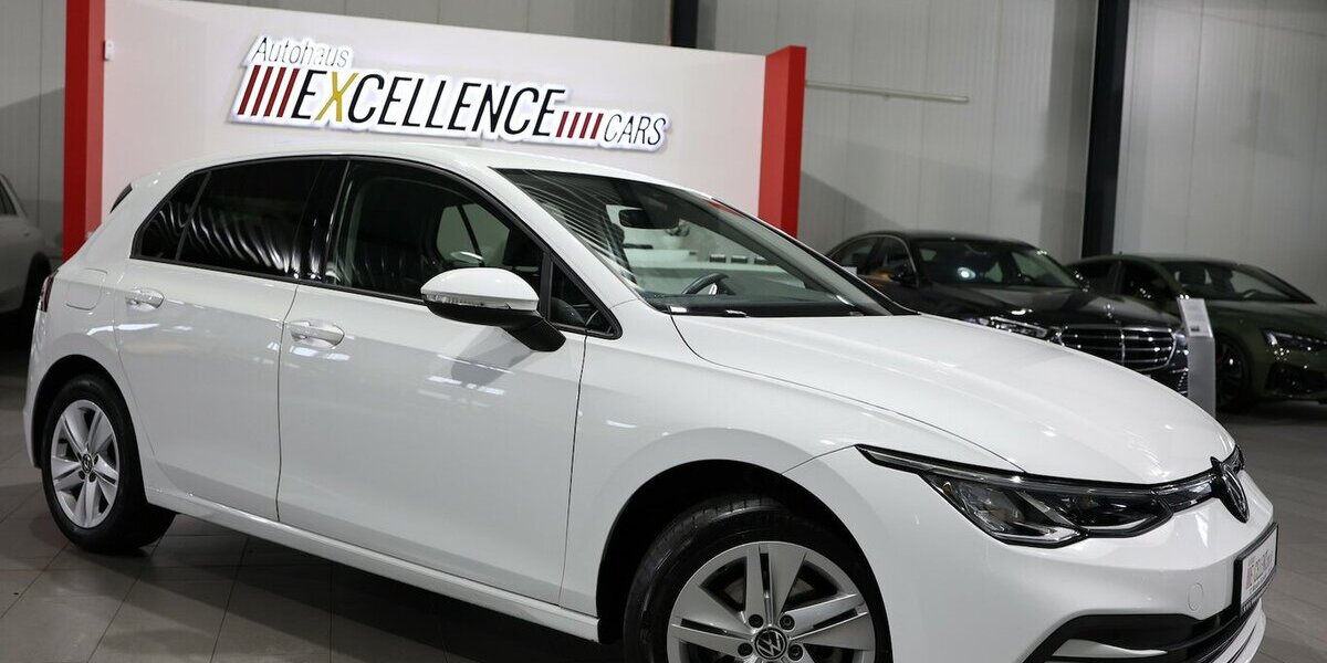 VW Golf VIII 2.0 TDI DSG LIFE IQ / NAVI+KAMERA, LED 53.000 km 21.998 &euro; Hamm 59077