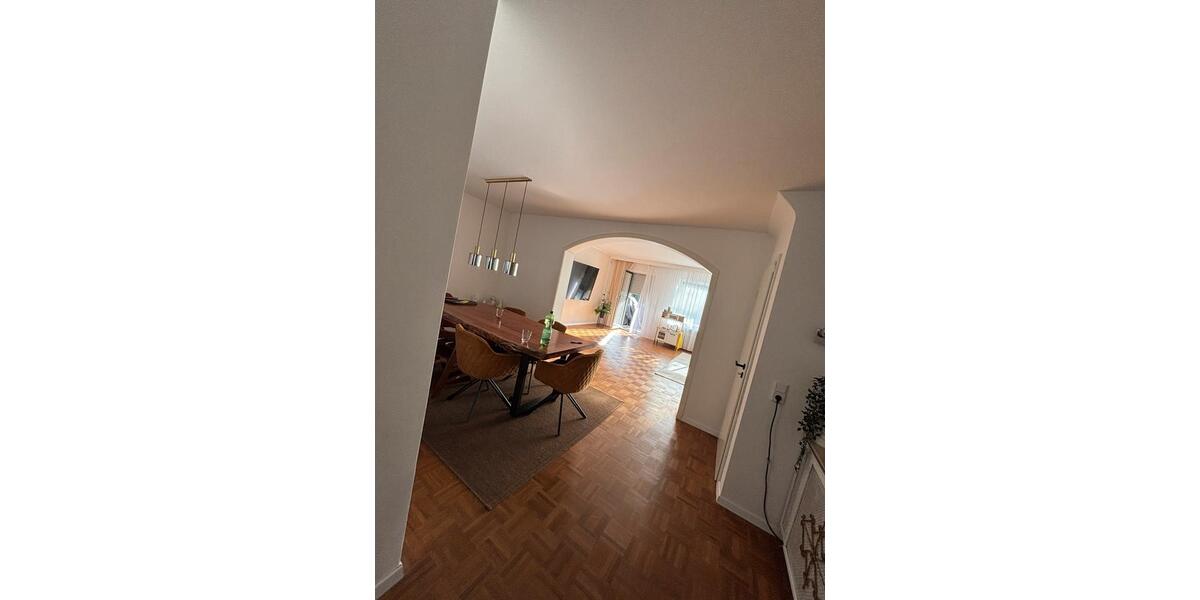 Einfamilienhaus Viernheim - 6 Zimmer, 208 m&sup2;, 2.500&euro; | Angebot:24772876