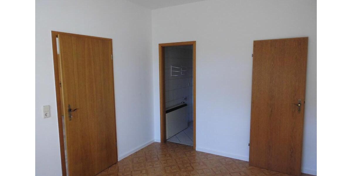 Erdgeschoßwohnung Bad Bibra - 2 Zimmer, 55 m&sup2;, 300&euro; | Angebot:21580075