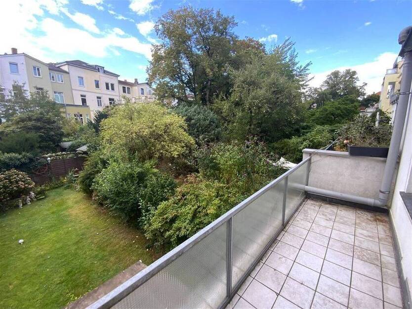 Viertel-Liebhaber aufgepasst : 1 grosses Zimmer mit Balkon und Blick ins Grüne freut sich auf Sie ! Ideal für eine alleinstehende Person