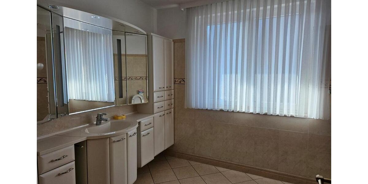 Einfamilienhaus Stockelsdorf - 9 Zimmer, 297 m&sup2;, 645.000&euro; | Angebot:25354281