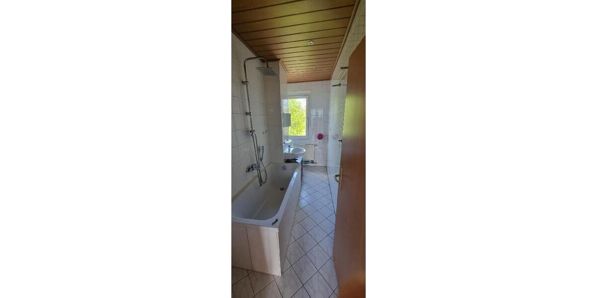Etagenwohnung Seegebiet Mansfelder Land - 4 Zimmer, 69 m&sup2;, 400&euro; | Angebot:25053398
