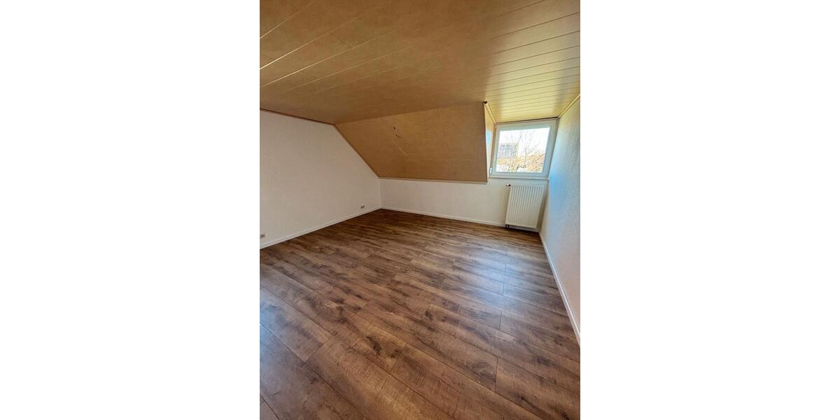 Etagenwohnung Öhringen - 5.5 Zimmer, 120 m&sup2;, 1.500&euro; | Angebot:26271071