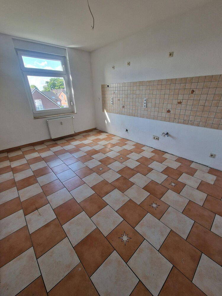 schöne große 2,5 Raum Wohnung