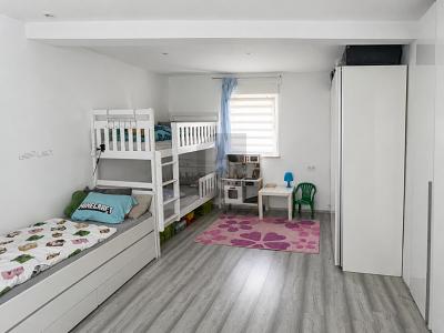 FAMILIENFREUNDLICH, MODERNISIERT IN BESTLAGE - Doppelhaushälfte Bad Camberg | Angebot:27229169